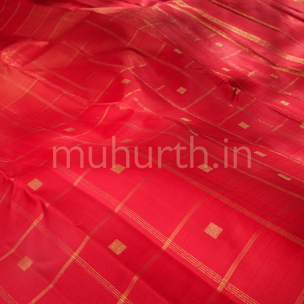 Red Vaira-Oosi Pure Zari Kanjivaram Silk Saree