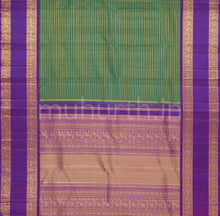Load image into Gallery viewer, Green Veldhari Pure Zari Kanjivaram Silk Saree with Magenta