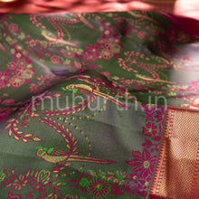Load image into Gallery viewer, Mauve and Magenta Kanjivaram Silk Saree with Peach