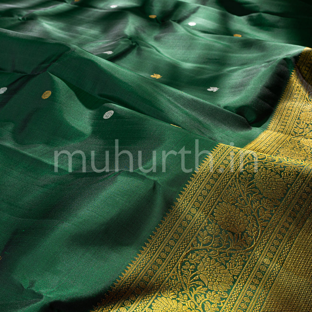 Kanjivaram Elaichi Green Silk Saree with Dark Green