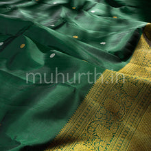 Load image into Gallery viewer, Kanjivaram Elaichi Green Silk Saree with Dark Green
