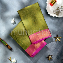 Load image into Gallery viewer, Kanjivaram Sampanga Green Silk Saree with Rani Pink
