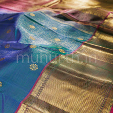 Load image into Gallery viewer, Mayil Kazhuthu Vaira Pure Kanjivaram Silk Saree with Magenta