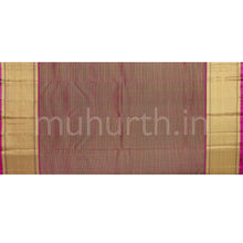 Load image into Gallery viewer, Mayil Kazhuthu Vaira Pure Kanjivaram Silk Saree with Magenta