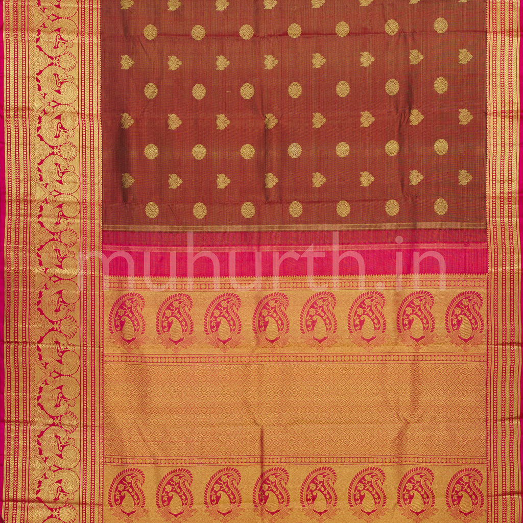 Arakku Vaira Oosi Kanjivaram Silk Saree with Rose