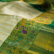 Load image into Gallery viewer, Light Elaichi Pure Kanjivaram Silk Saree with Green