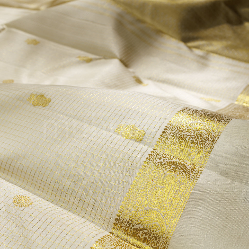 Off White Vaira Oosi Kattam Pure Kanjivaram Silk Saree