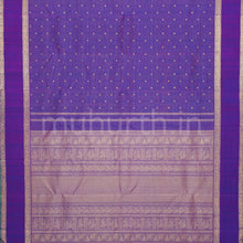 Load image into Gallery viewer, Meenakshi Vaira Oosi Pure Zari Kanjivaram Silk Saree