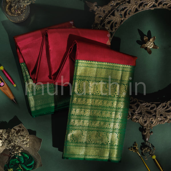 Arakku Pure Kanjivaram Silk Saree with Deep Green Border
