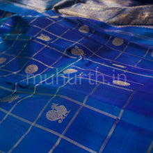 Load image into Gallery viewer, Mayil Kazhuthu Pure Zari Kanjivaram Silk Saree