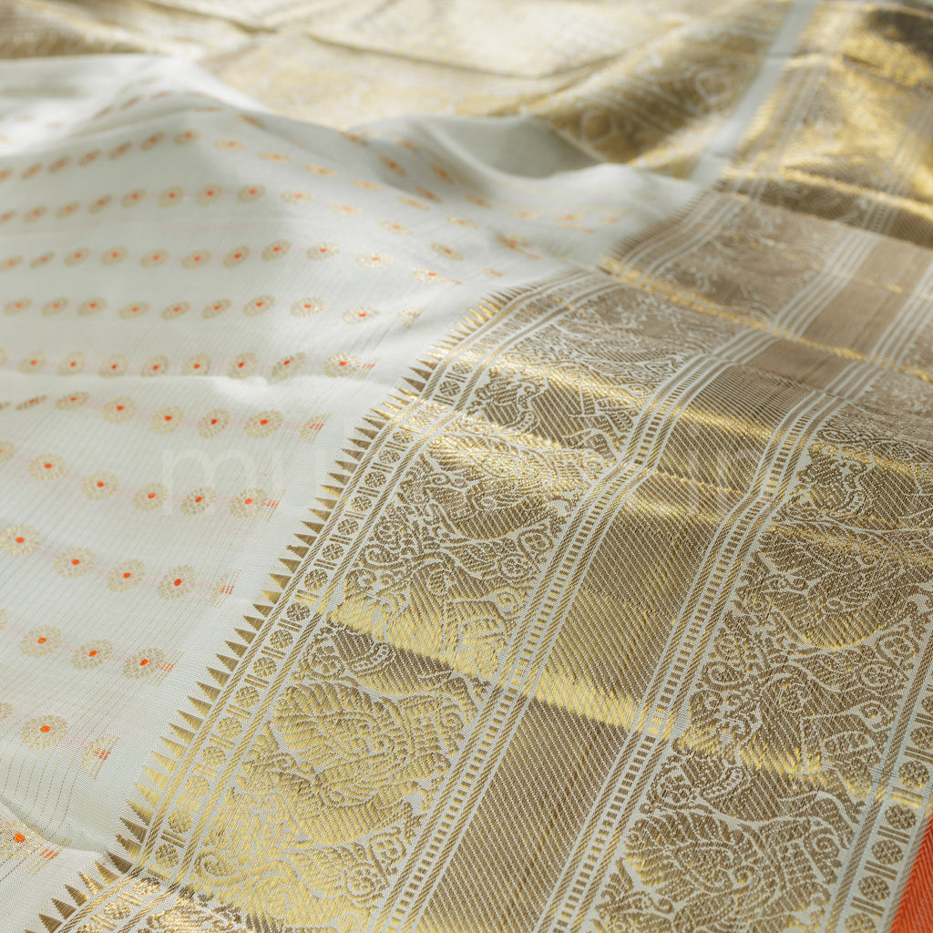 Off-White Pure Vaira Oosi Kanjivaram Silk Saree