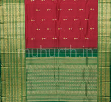 Load image into Gallery viewer, Arakku Pure Kanjivaram Silk Saree with Deep Green : Pallu