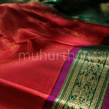 Load image into Gallery viewer, Arakku Vaira Oosi Pure Zari Kanjivaram Silk Saree