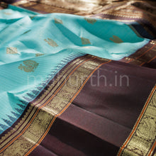 Load image into Gallery viewer, Light Ananda Pure Kanjivaram Silk Saree with Pakku