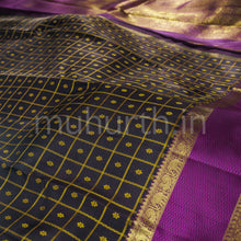 Load image into Gallery viewer, Pakku Pure Zari Kanjivaram Silk Saree with Magenta