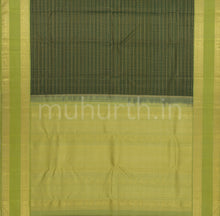 Load image into Gallery viewer, Green Veldhari Pure Kanjivaram Silk Saree with Leaf Green