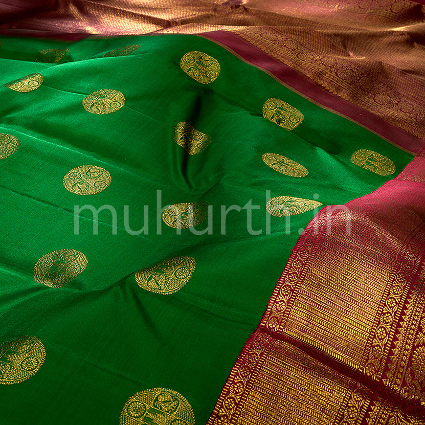 Kanjivaram Dark Green Silk Saree with Dark Arakku